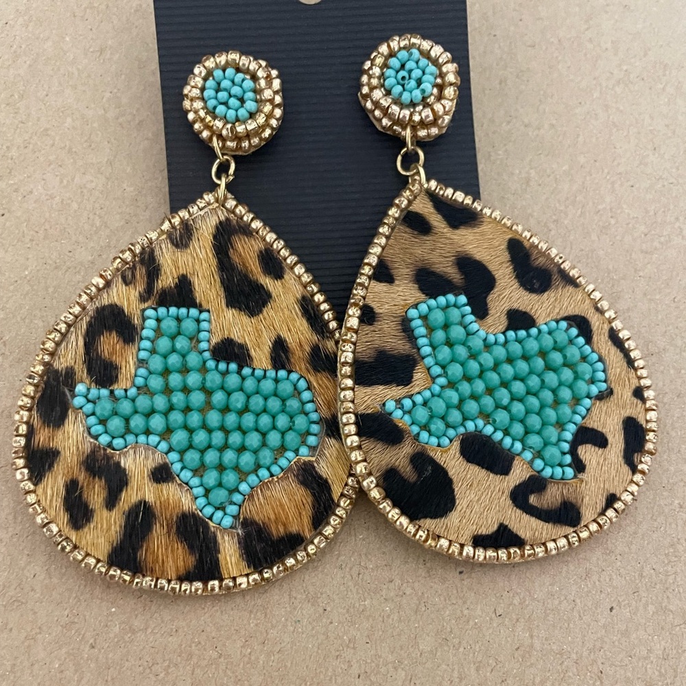 🎉❤️Leopard Print Animal Print Turquoise Beaded TEXAS Earrings